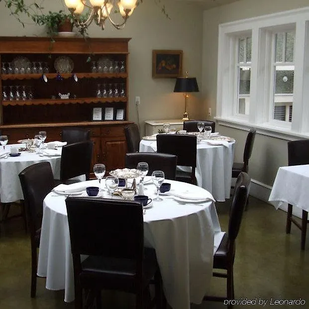 Rosewood Inn Victoria Hotel