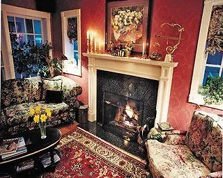 Rosewood Inn Victoria Hotel
